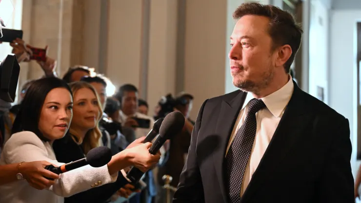 Elon Musk ha definito l'IA "dannosa per l'umanità" e ha chiesto che la tecnologia sia regolamentata Elon Musk ha definito l'IA "dannosa per l'umanità" e ha chiesto che la tecnologia sia regolamentata