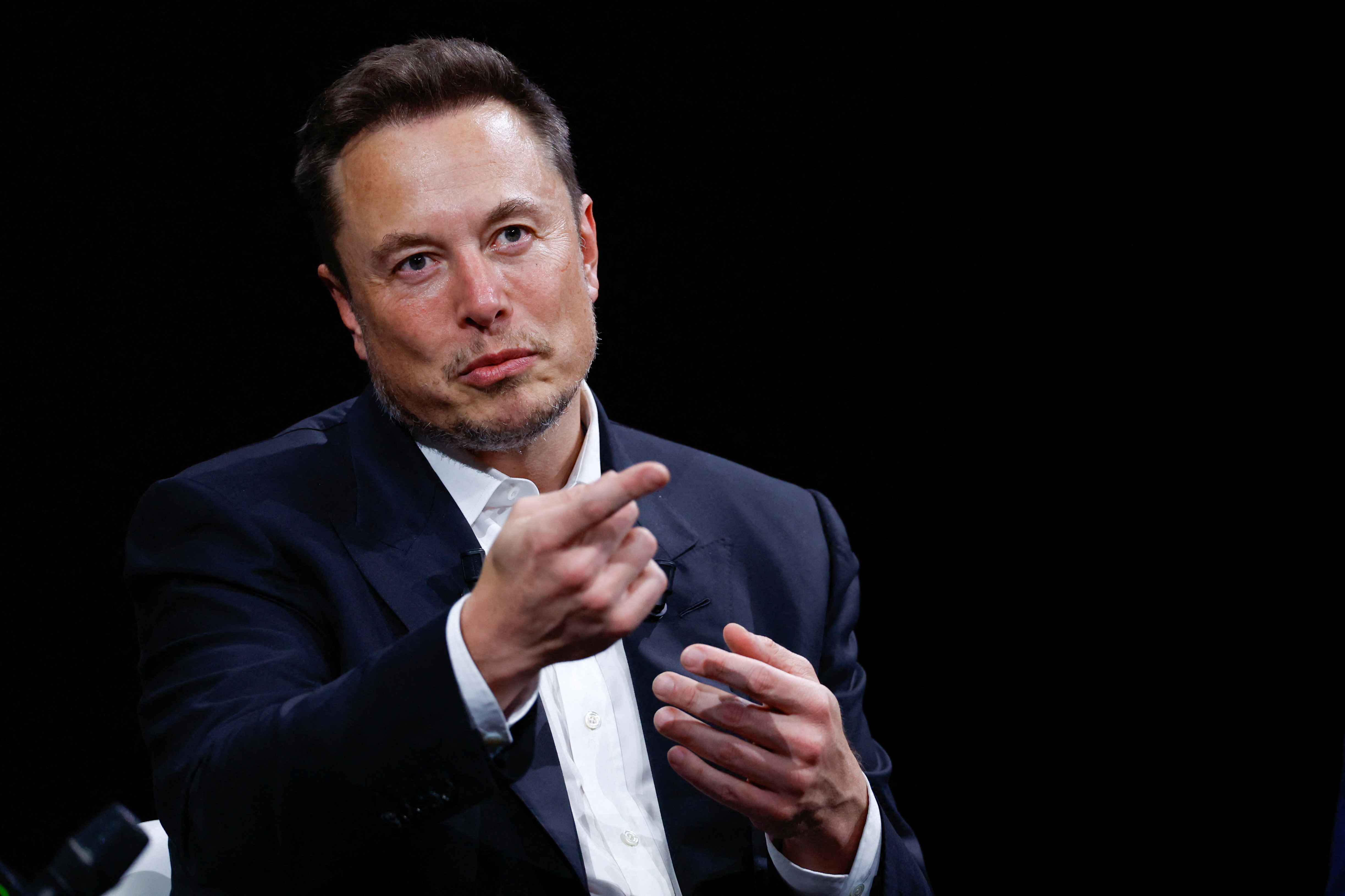 Elon Musk parteciperà al summit sulla sicurezza dell'intelligenza artificiale di Rishi Sunak a Bletchley Park Elon Musk parteciperà al summit sulla sicurezza dell'intelligenza artificiale di Rishi Sunak a Bletchley Park