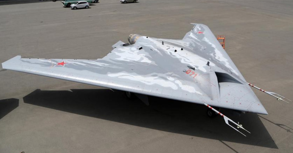 Il drone stealth russo S-70 utilizza componenti high-tech di produzione occidentale: Gli esperti ucraini presentano le prove Il drone stealth russo S-70 utilizza componenti high-tech di produzione occidentale: Gli esperti ucraini presentano le prove
