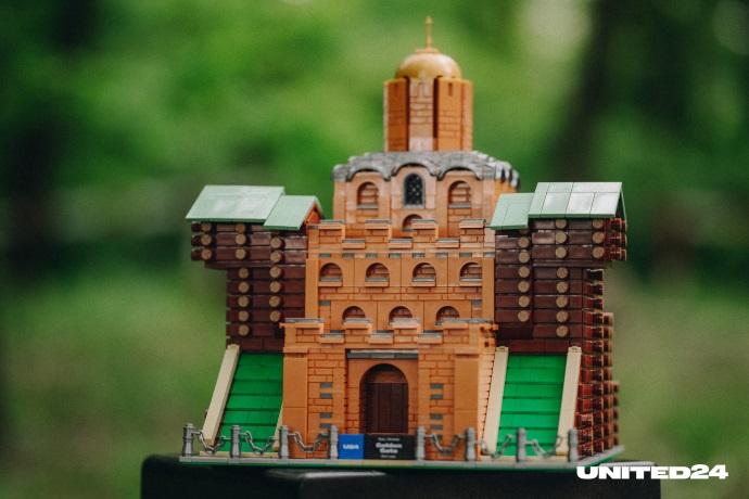 Lego Creators insieme alla piattaforma United24 ha presentato set esclusivi dedicati ai principali monumenti architettonici dell'Ucraina-4 Lego Creators insieme alla piattaforma United24 ha presentato set esclusivi dedicati ai principali monumenti architettonici dell'Ucraina-4