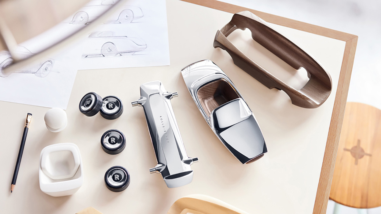 Figurina di autista in miniatura per Rolls-Royce Cameo