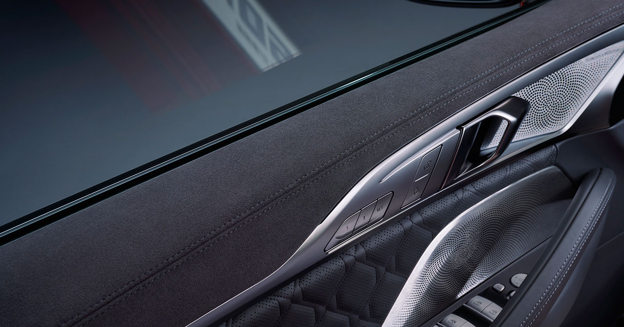 Interni moderni della BMW M850i Edition M Heritage