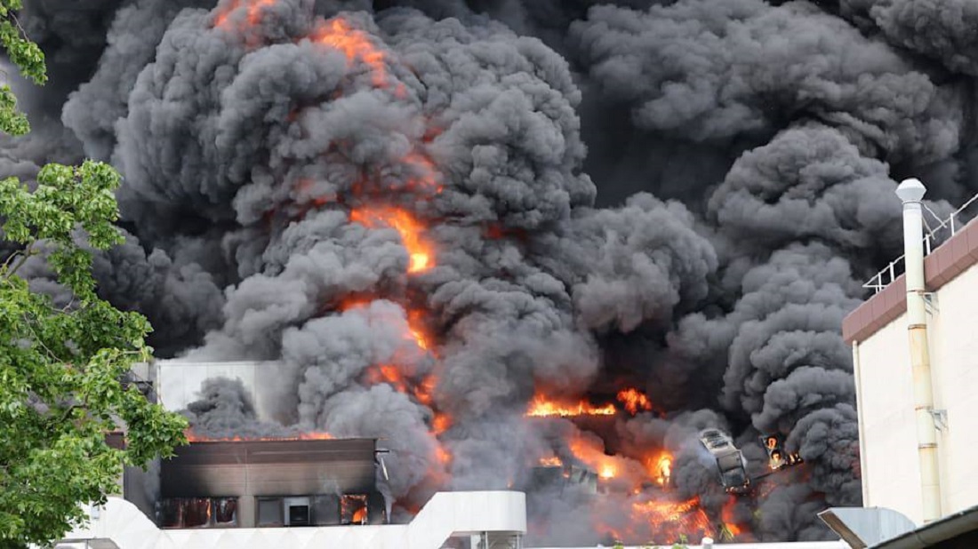 Incendio su larga scala a Berlino: in fiamme la fabbrica della DMA, che produce i sistemi di difesa aerea IRIS-T SLM Incendio su larga scala a Berlino: in fiamme la fabbrica della DMA, che produce i sistemi di difesa aerea IRIS-T SLM