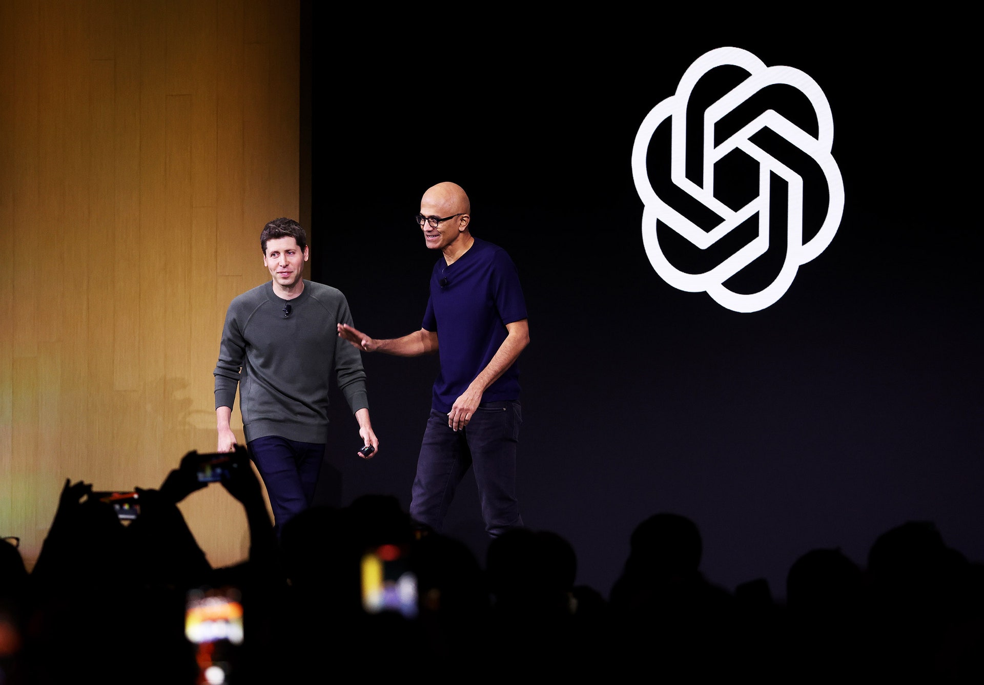 Microsoft ha ottenuto un posto da osservatore nel consiglio di amministrazione di OpenAI e Sam Altman è tornato come CEO