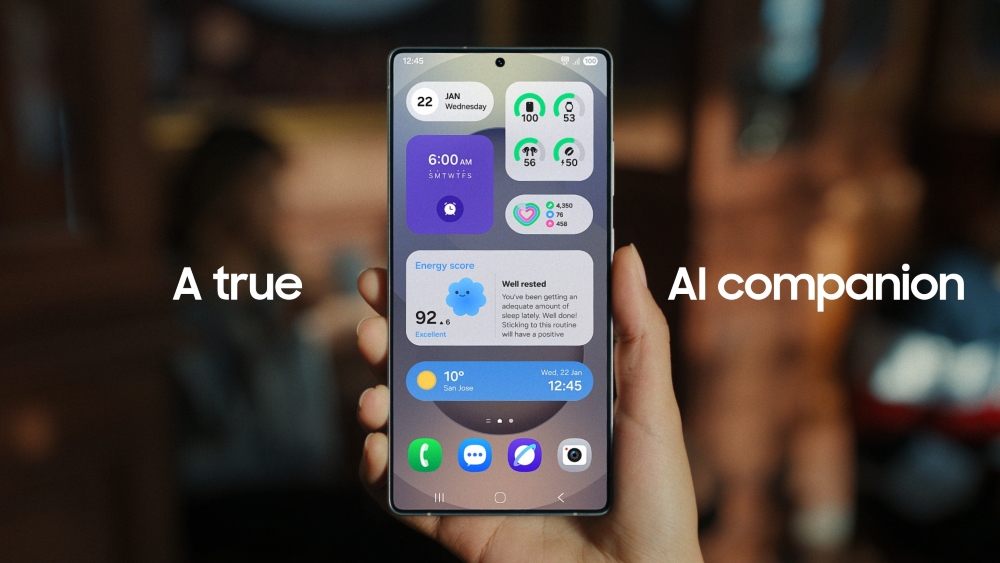 One UI 7.0. Illustrazione: Samsung One UI 7.0 - avvio dell'aggiornamento