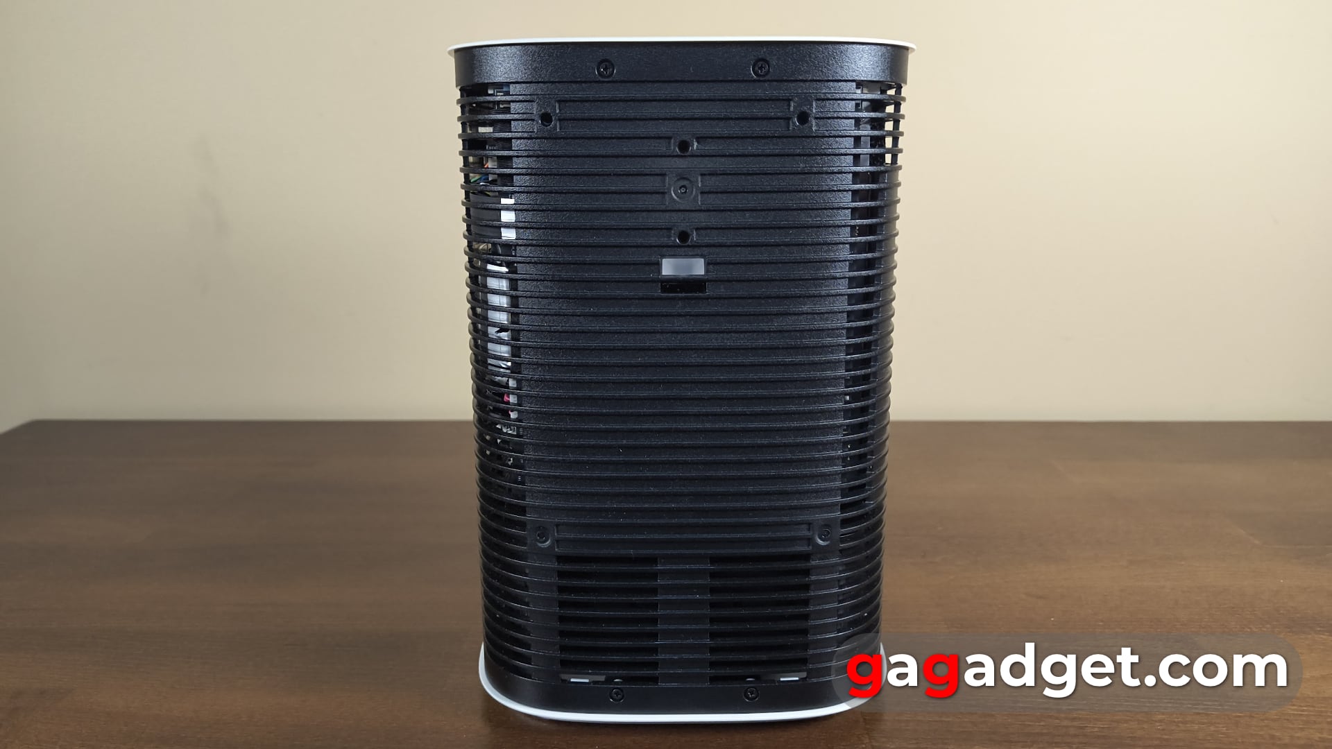 Ora la vostra scrivania è sensibile al tocco: recensione del proiettore laser interattivo Samsung The Premiere 5-24