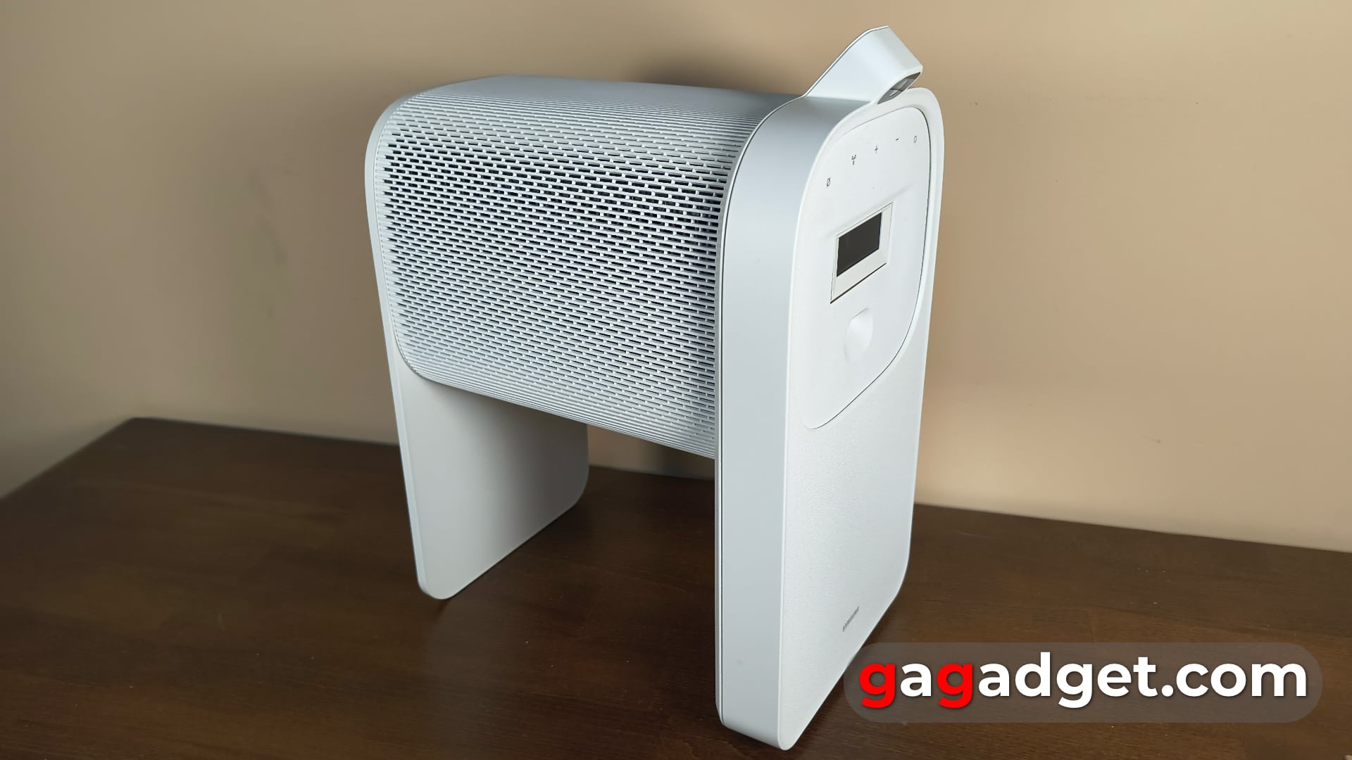 Ora la vostra scrivania è sensibile al tocco: recensione del proiettore laser interattivo Samsung The Premiere 5-35