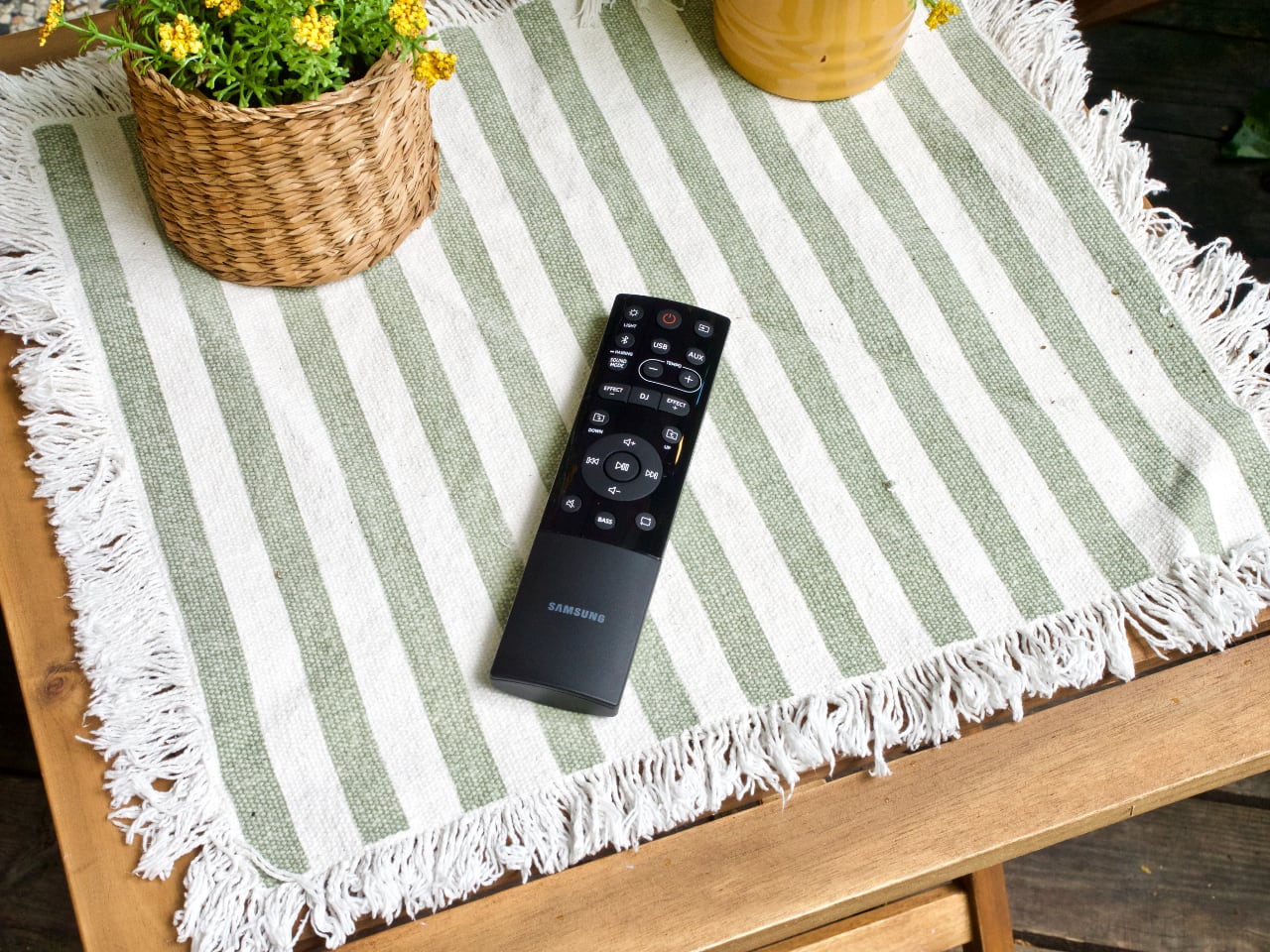 Re dell'atmosfera: recensione del diffusore Samsung Sound Tower MX-ST50B con batteria ricaricabile integrata e illuminazione a LED-36 Re dell'atmosfera: recensione del diffusore Samsung Sound Tower MX-ST50B con batteria ricaricabile integrata e illuminazione a LED-36