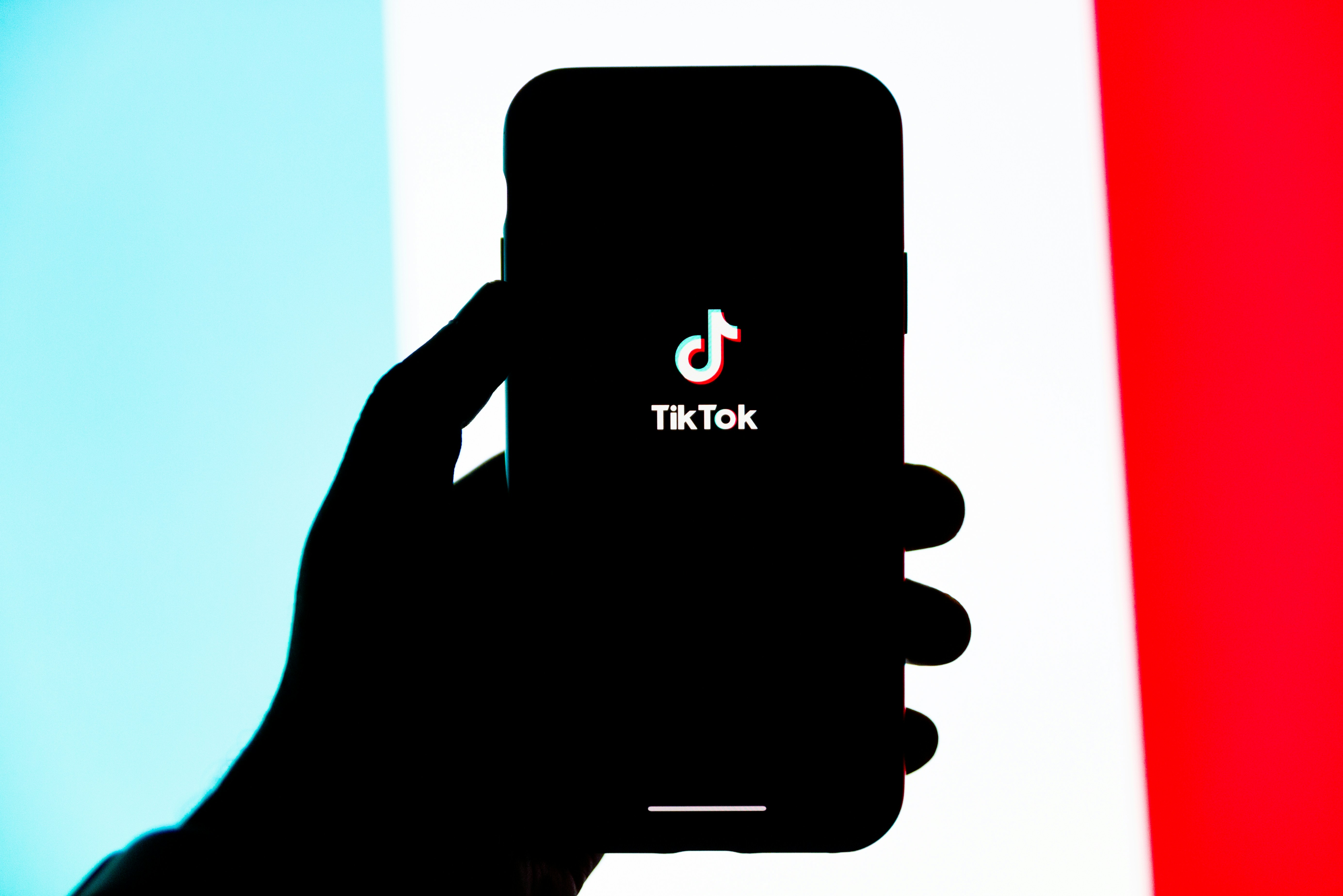 Universal Music ha accusato TikTok di fare pressioni e minacciare di sostituire i musicisti con l'intelligenza artificiale Universal Music ha accusato TikTok di fare pressioni e minacciare di sostituire i musicisti con l'intelligenza artificiale
