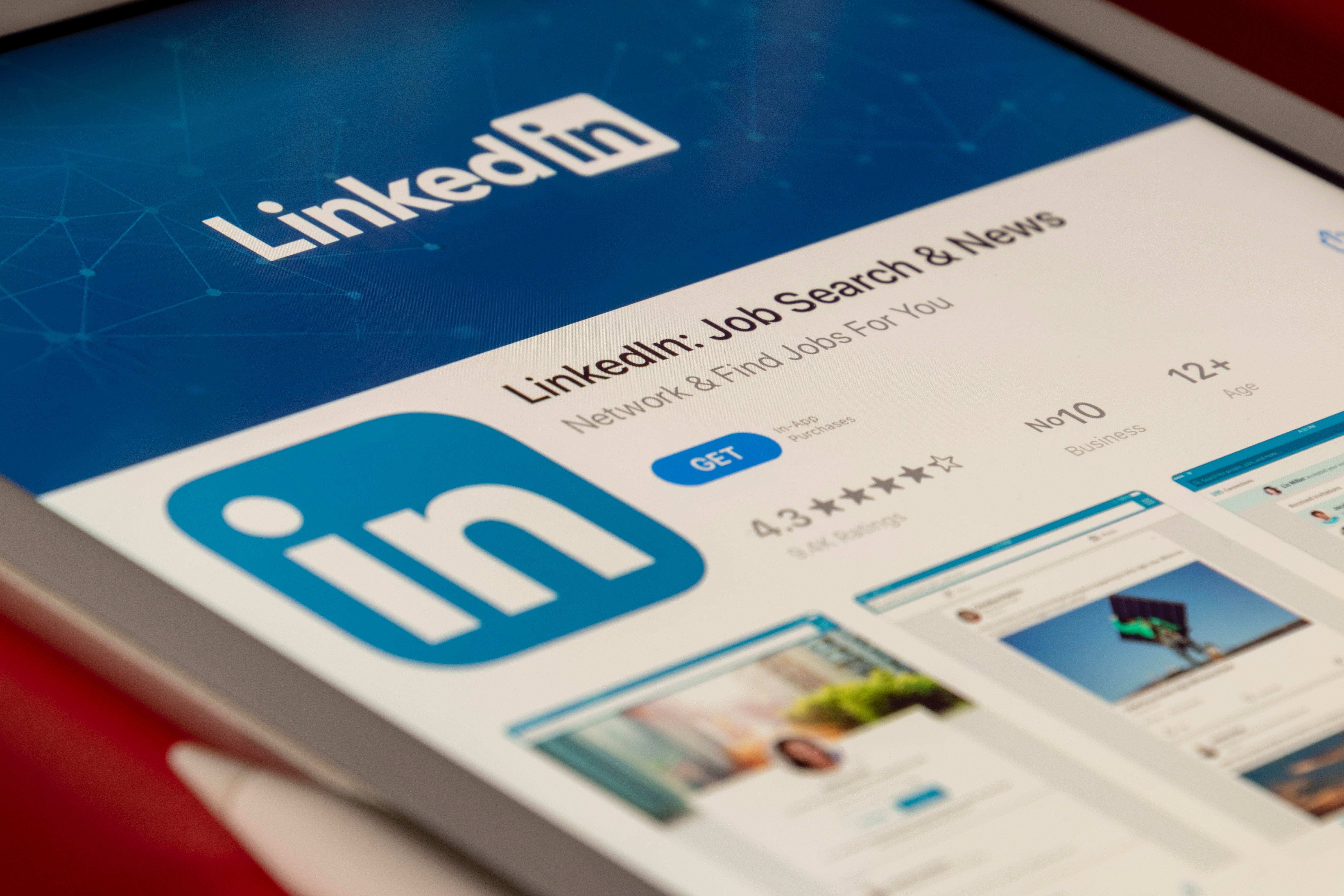 LinkedIn implementerà gli strumenti di intelligenza artificiale di OpenAI per la formazione, il reclutamento, il marketing e le vendite LinkedIn implementerà gli strumenti di intelligenza artificiale di OpenAI per la formazione, il reclutamento, il marketing e le vendite