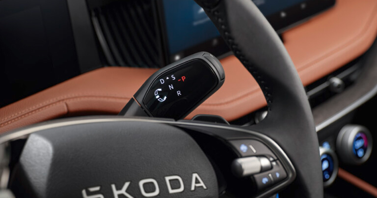Selettore del cambio della Škoda Superb - nuovo stile e tecnologia