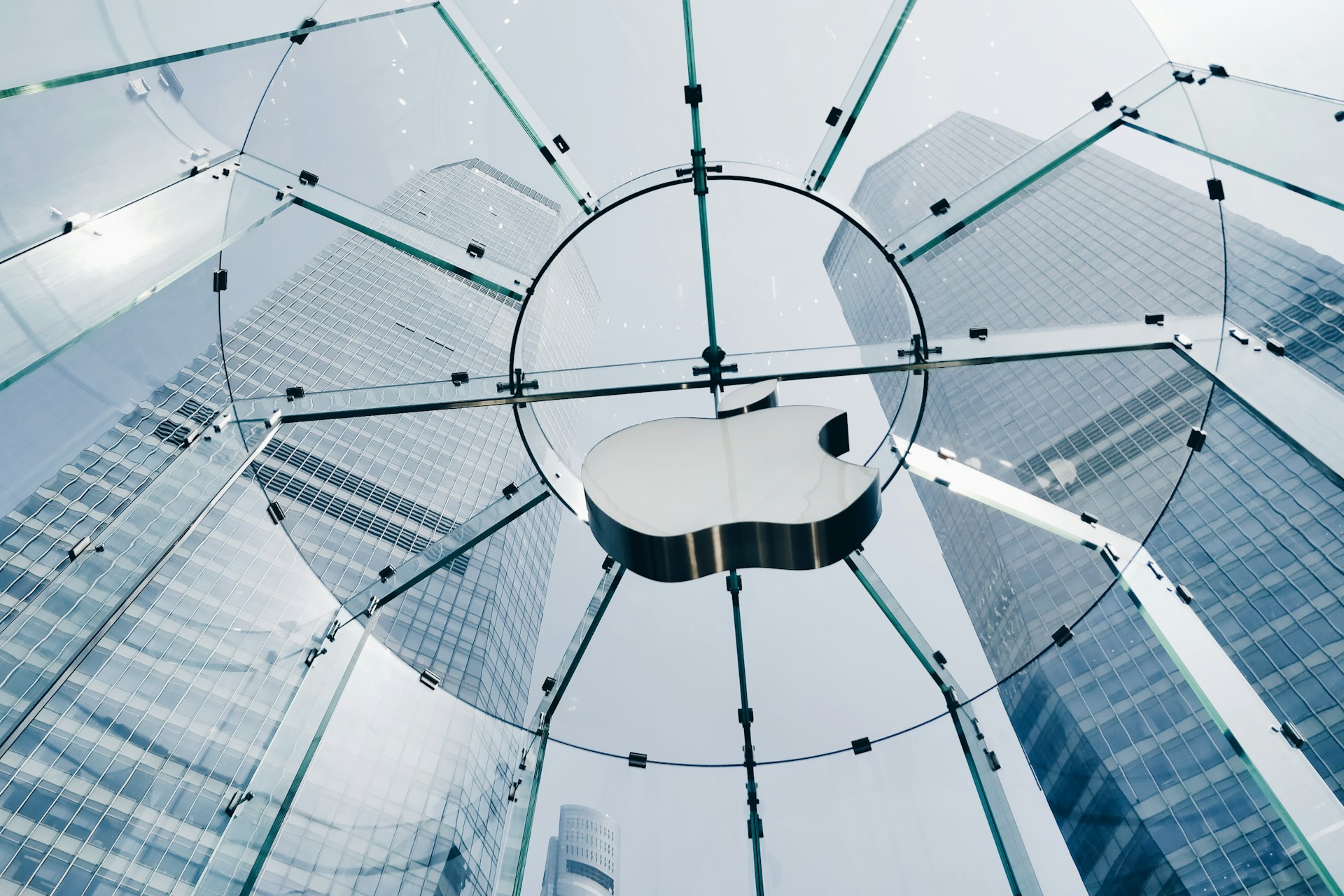 Apple firma un accordo multimilionario con Shutterstock per addestrare i modelli AI Apple firma un accordo multimilionario con Shutterstock per addestrare i modelli AI