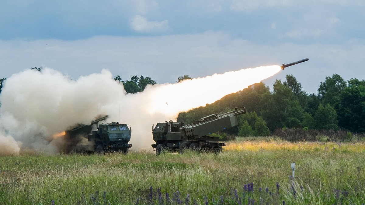 Droni da ricognizione, proiettili HIMARS e veicoli blindati: Gli Stati Uniti annunciano un nuovo pacchetto di aiuti militari da 275 milioni di dollari per l'Ucraina Droni da ricognizione, proiettili HIMARS e veicoli blindati: Gli Stati Uniti annunciano un nuovo pacchetto di aiuti militari da 275 milioni di dollari per l'Ucraina