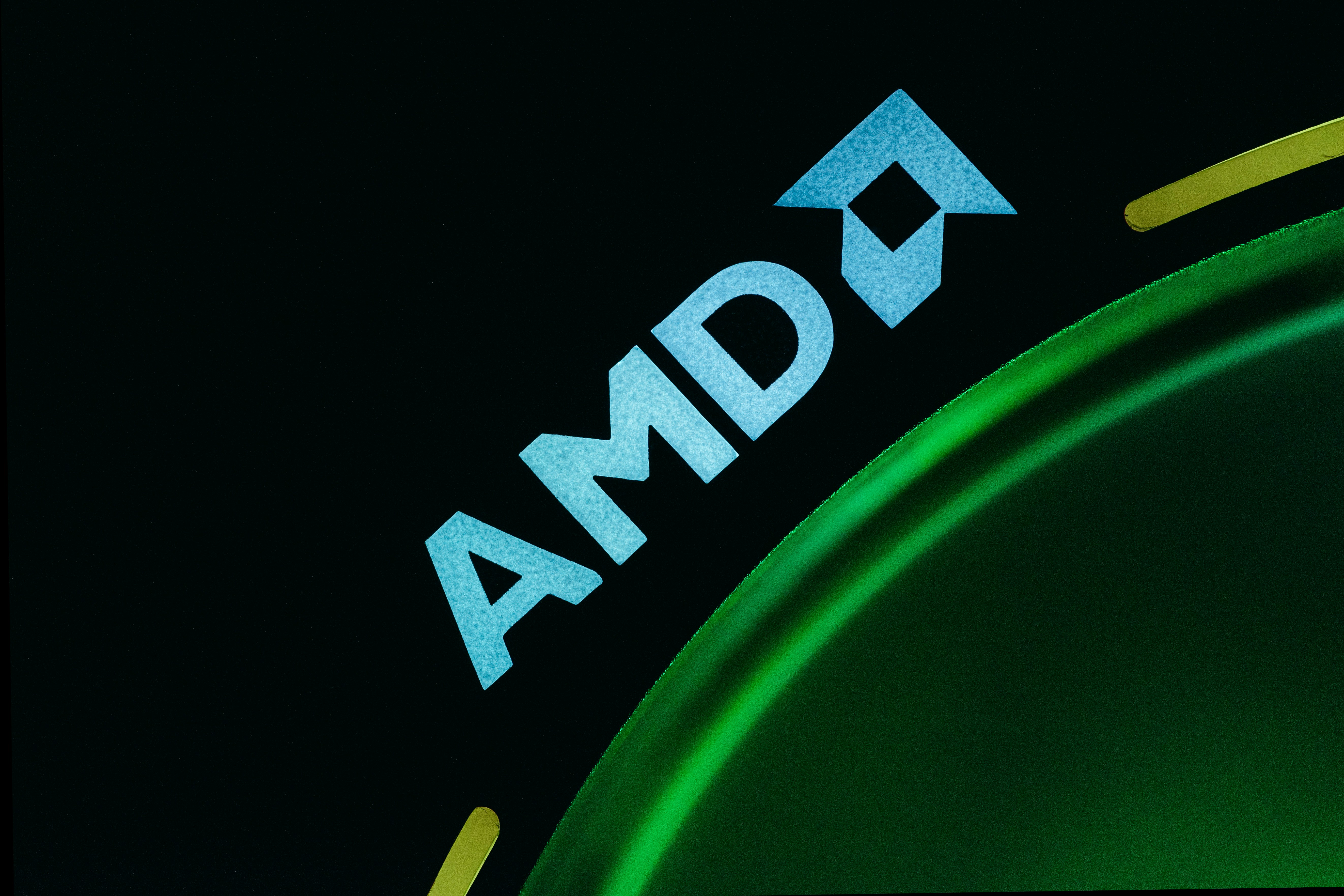 AMD punta al mercato dei PC con intelligenza artificiale in una battaglia con NVIDIA e Intel AMD punta al mercato dei PC con intelligenza artificiale in una battaglia con NVIDIA e Intel