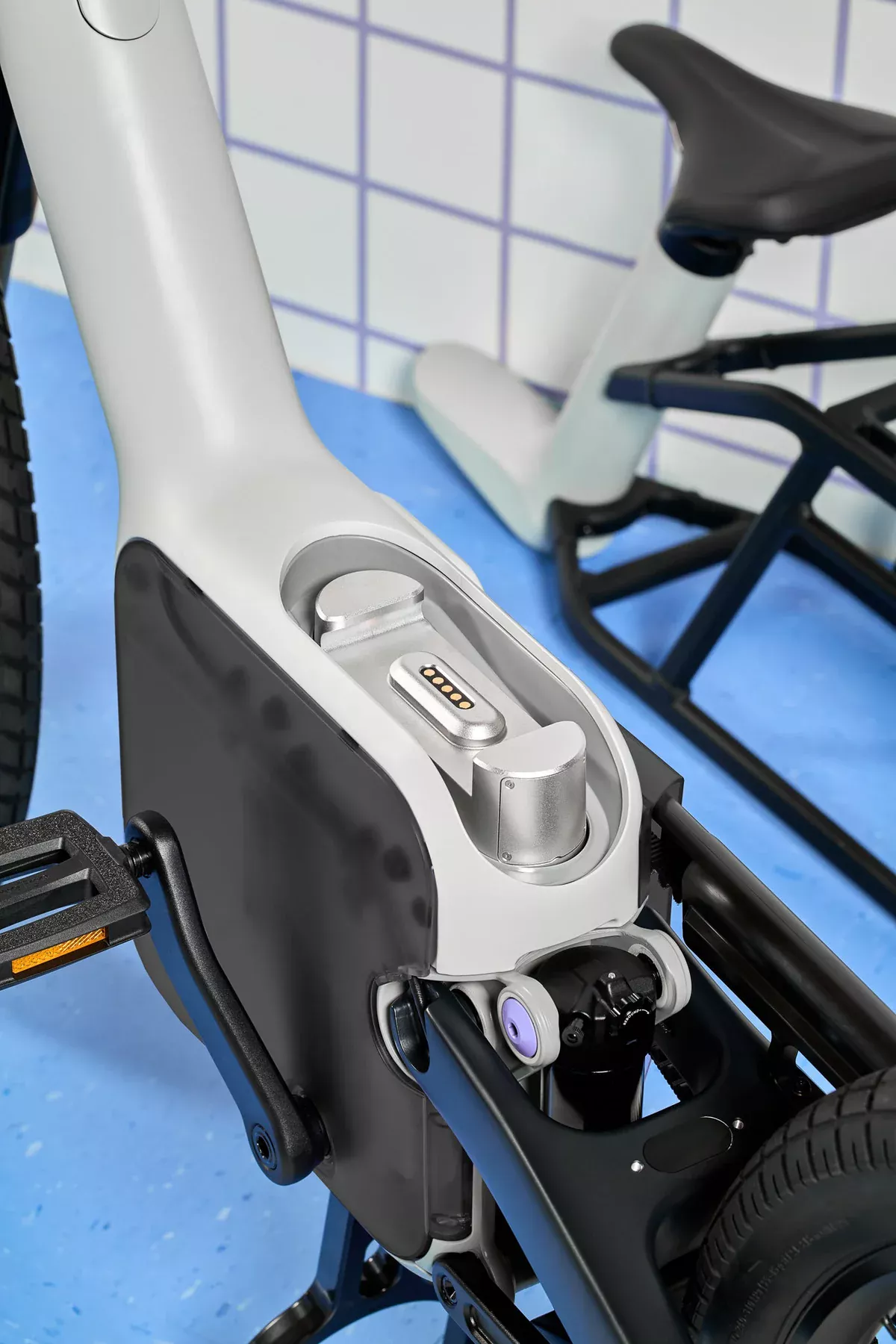 Top Frame Lock of Rivian TM-B Also