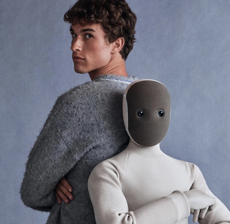 NEO Home Robot a grandezza naturale