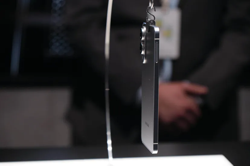 Presumibilmente il tasto a sfioramento sul bordo sinistro del Galaxy S25 Edge Presumibilmente il tasto a sfioramento sul bordo sinistro del Galaxy S25 Edge