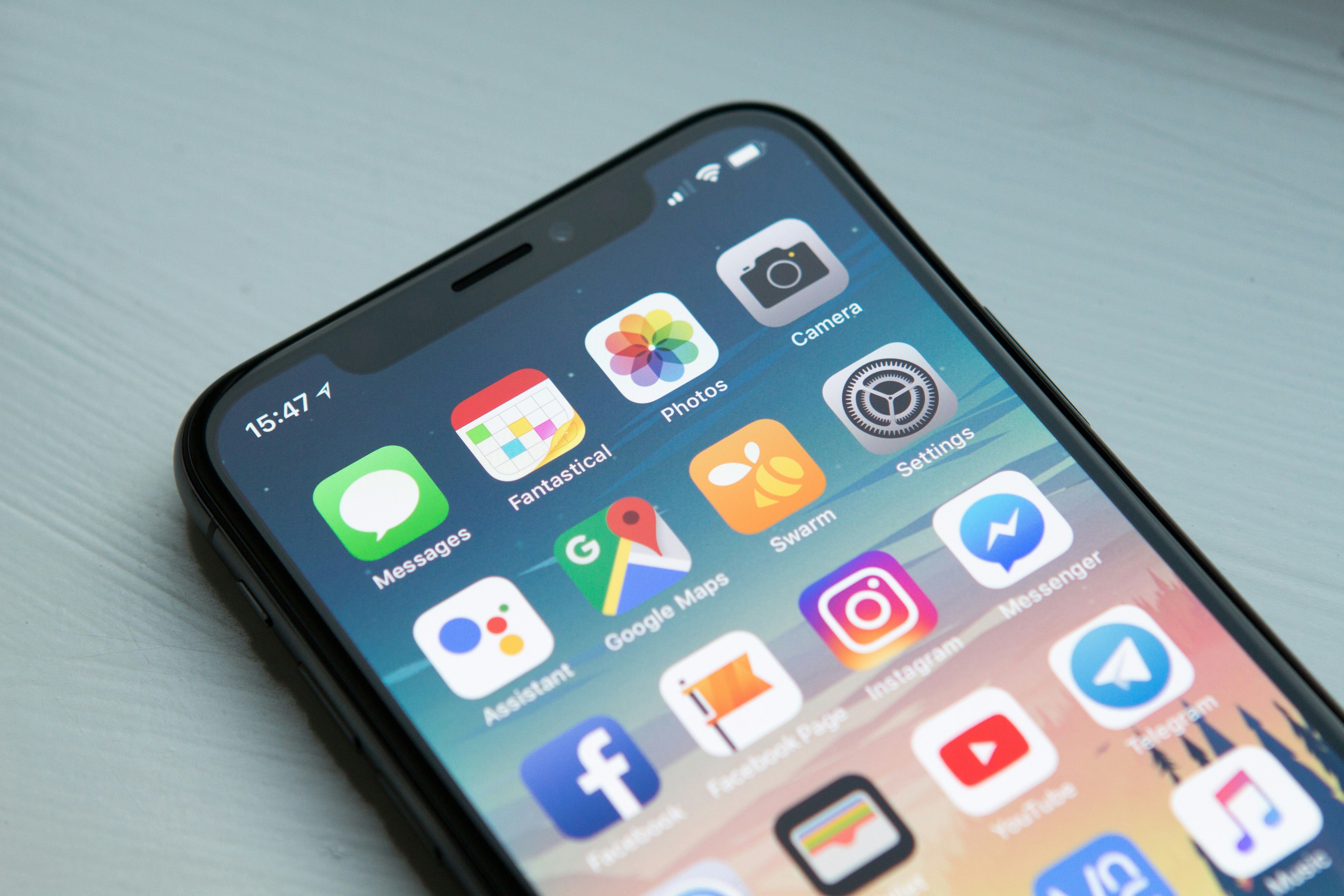 Gli esperti prevedono l'arrivo di nuove funzioni AI in iOS 18 Gli esperti prevedono l'arrivo di nuove funzioni AI in iOS 18