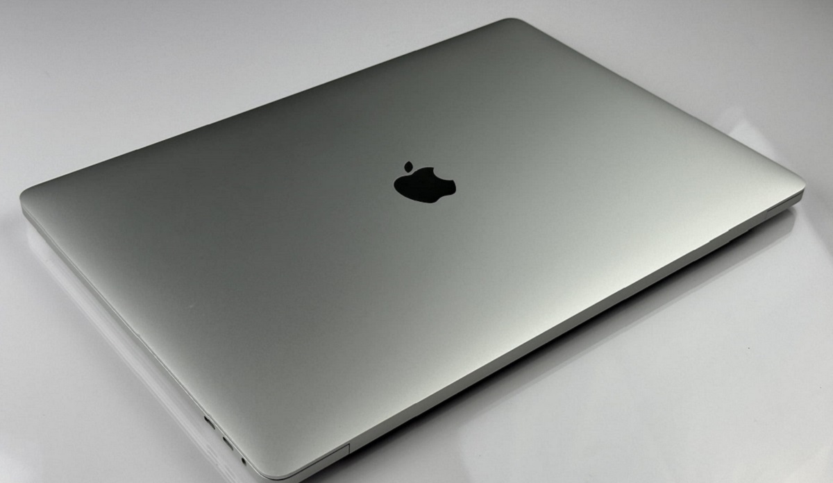 Una delle più grandi fughe di notizie della storia di Apple: blogger russi hanno diffuso foto e specifiche del non ancora annunciato MacBook Pro con chip M4 Una delle più grandi fughe di notizie della storia di Apple: blogger russi hanno diffuso foto e specifiche del non ancora annunciato MacBook Pro con chip M4