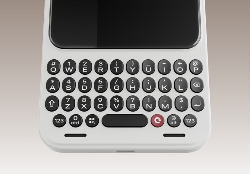 Clicks Communicator con una tastiera fisica QWERTY frontale