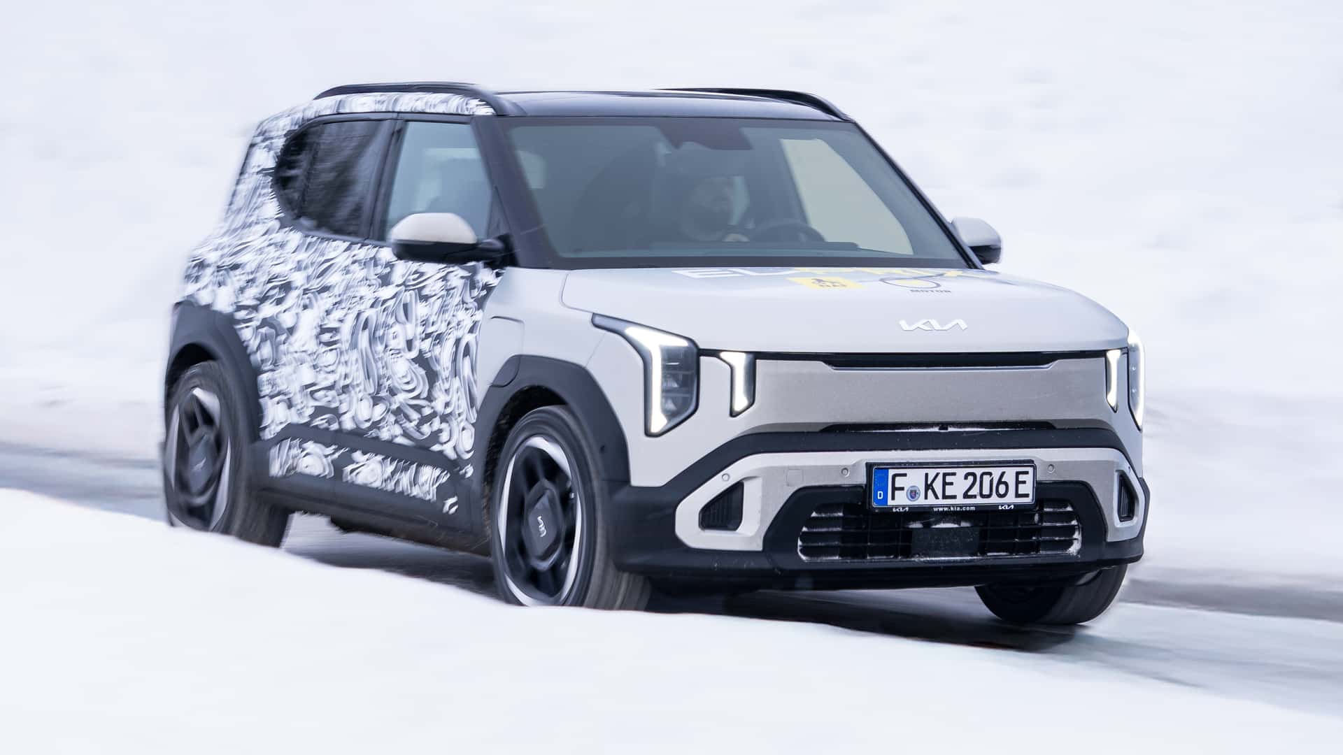 Prototipo Kia EV2 nei test invernali
