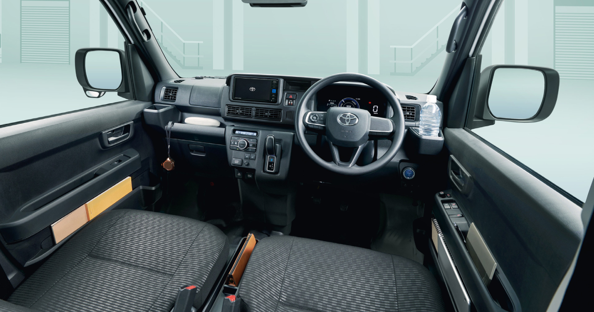 Vista interna della Toyota Pixis Van BEV