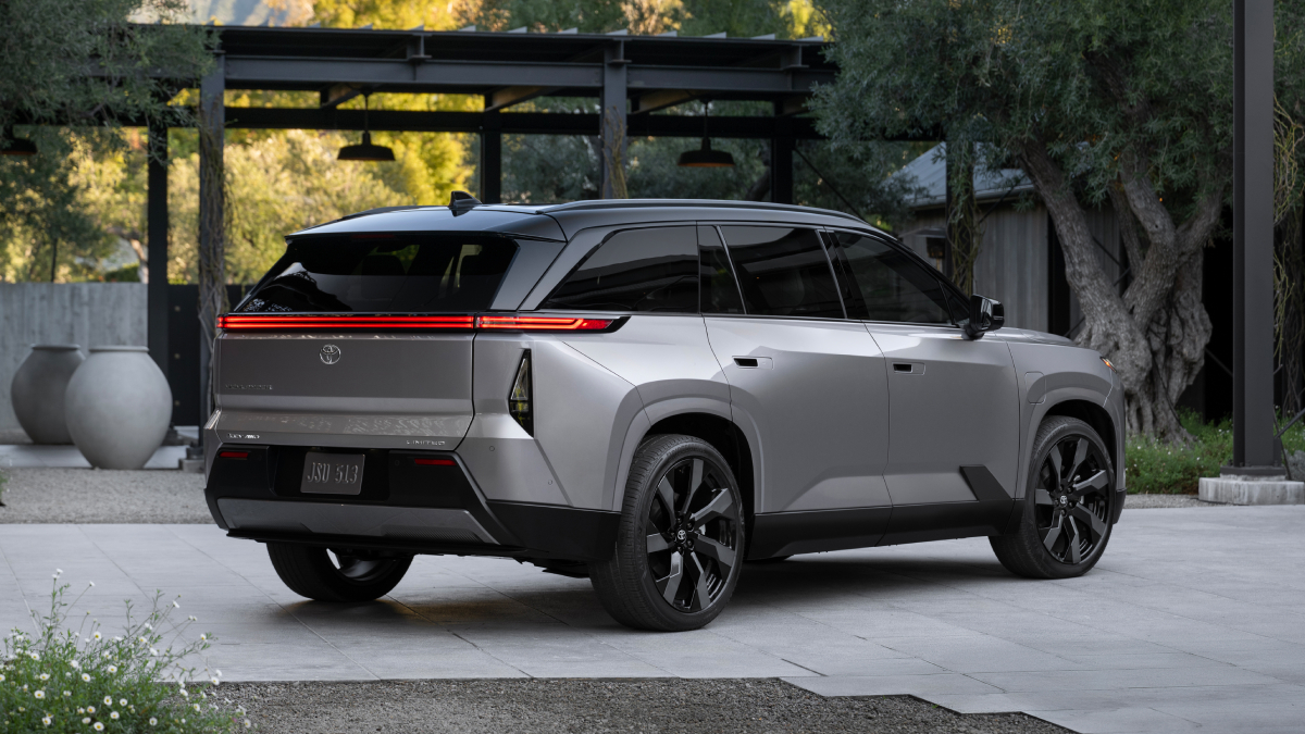 Vista elettrica del Toyota Highlander 2027 2