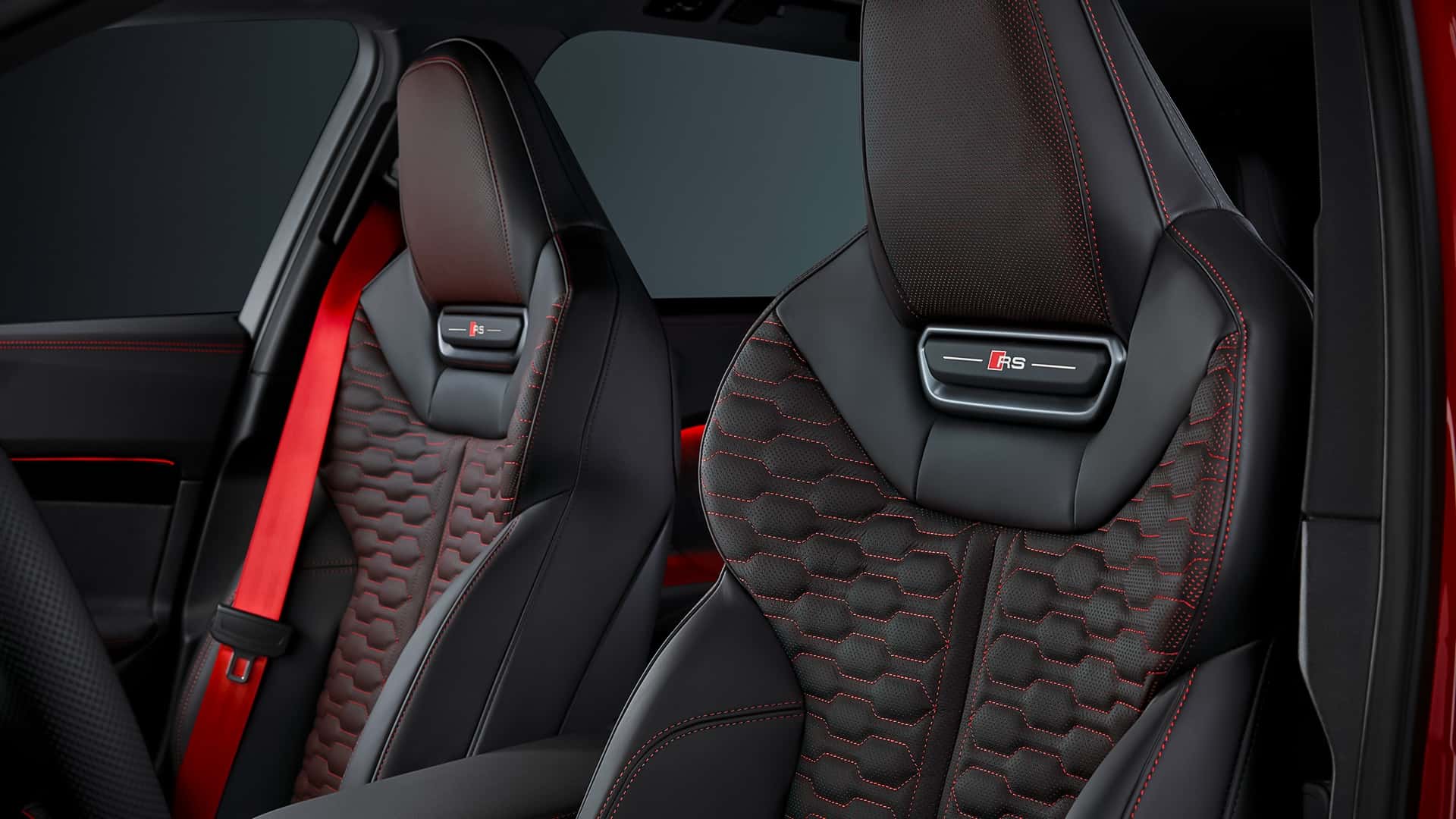 Audi RS5 2026 sedili sportivi