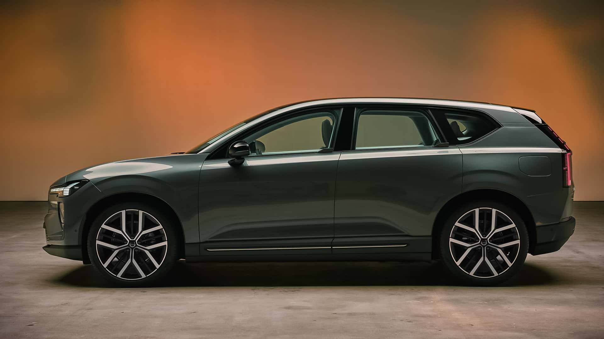 Parte anteriore del crossover Volvo EX60