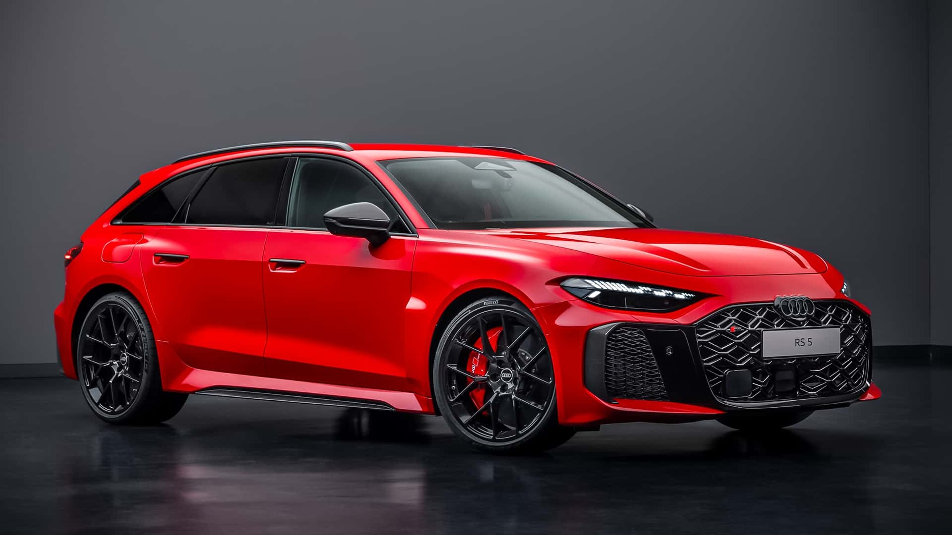 Audi RS5 Avant 2026 griglia frontale elegante