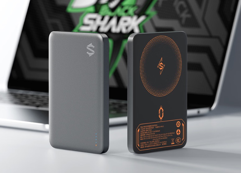 Dimensioni compatte del power bank Black Shark Blade 3