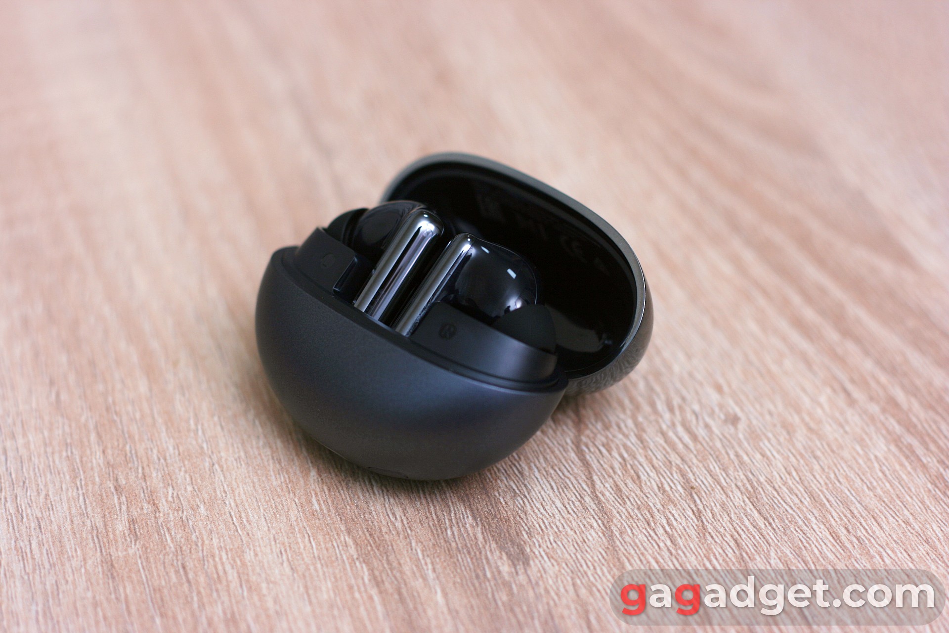 Haylou FlowBuds N55 - posizione di serraggio aperta