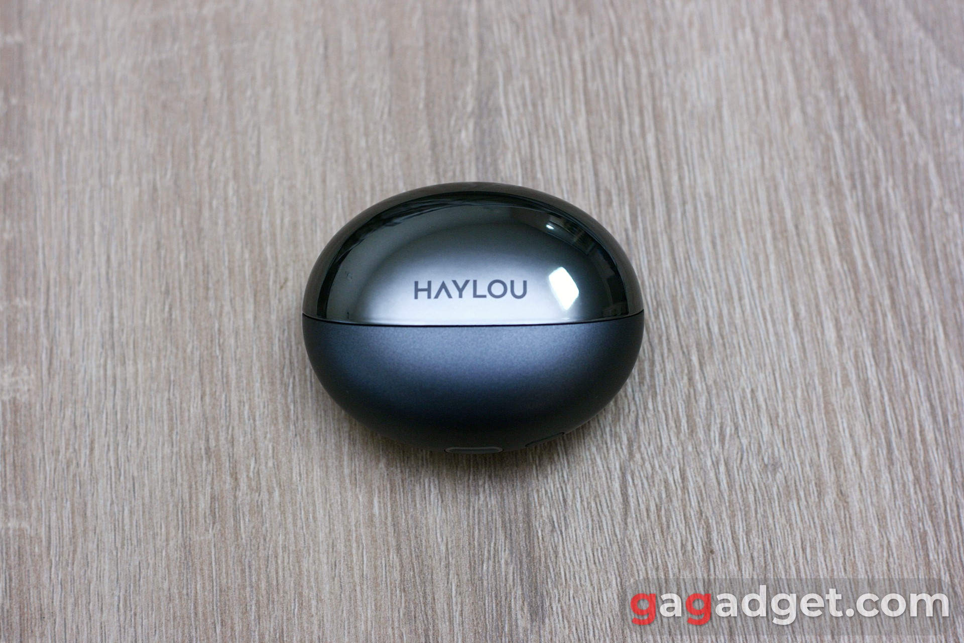 Haylou FlowBuds N55 - scatola di ricarica chiusa