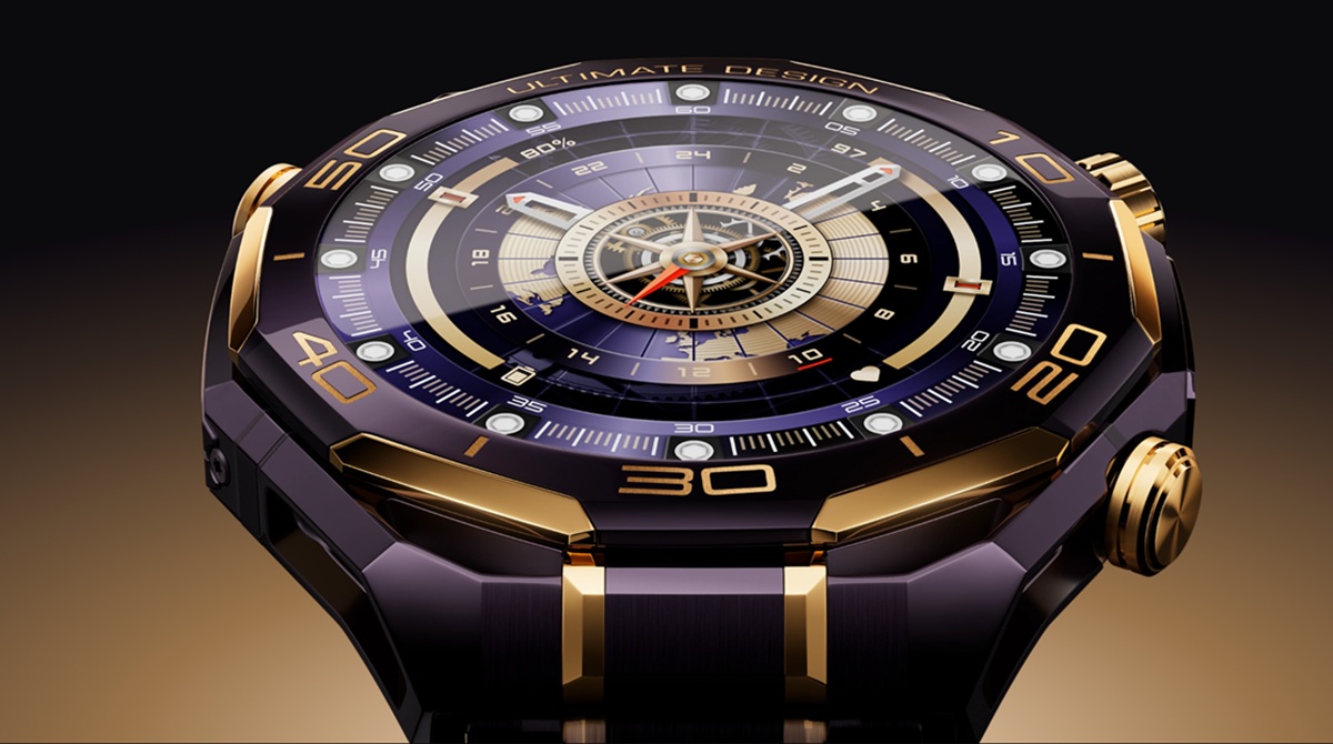 Huawei Watch Ultimate Design Royal Gold con cinturino in esposizione