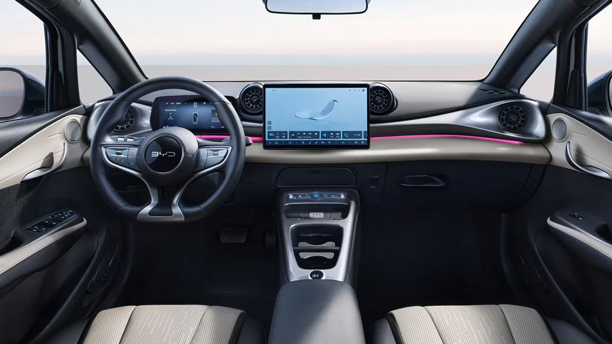 Vista laterale della BYD Dolphin