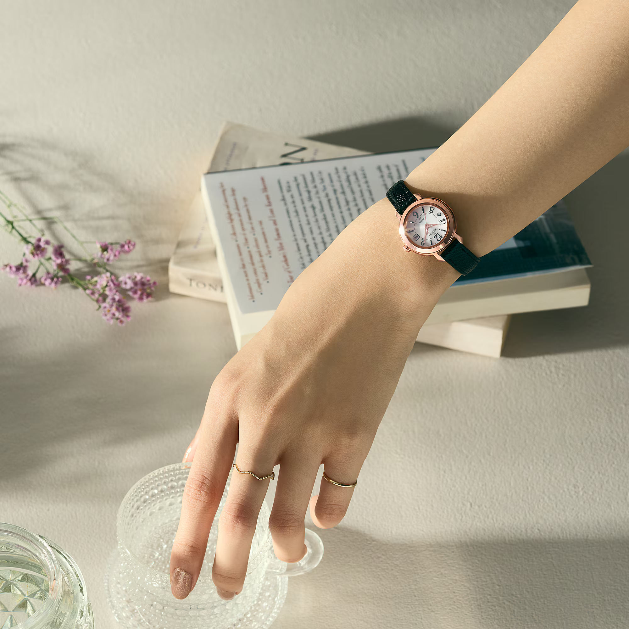 SHW-5300PGL-7A al polso